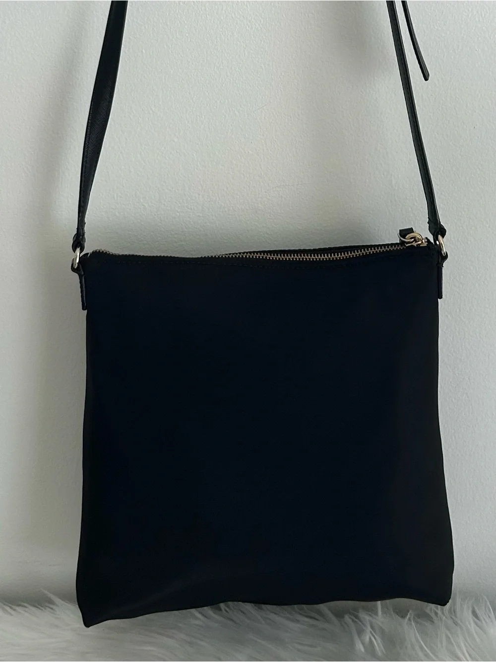 Kate Spade Black Nylon Crossbody Shoulder Bag Gold Zip Pocket Adjustable Strap